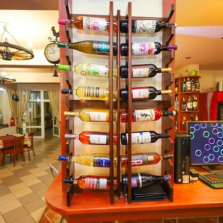 Edi Hotel 3*