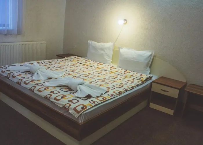 Отель Edi Златоград